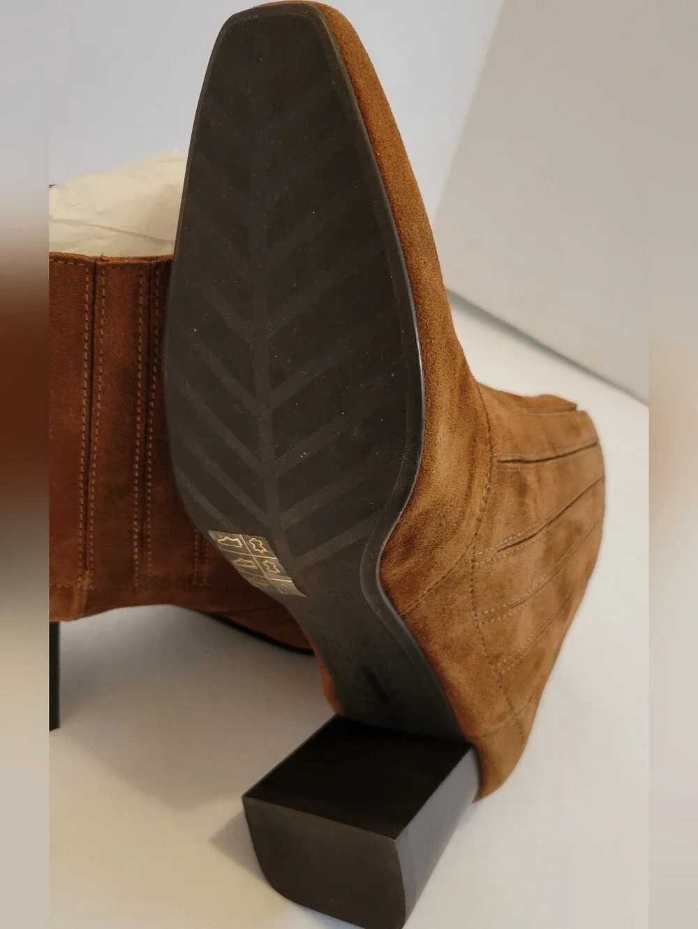 NIB Italeau Jane Waterproof Brown Suede Leather Ankle Booties EU 36 US 5.5-6 Han